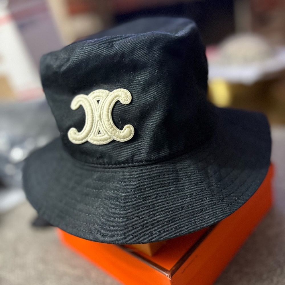 Celine black Hat with White BOB WITH TRIOMPHE PATCH IN COTTON GABARDINE - Picture 11 of 12